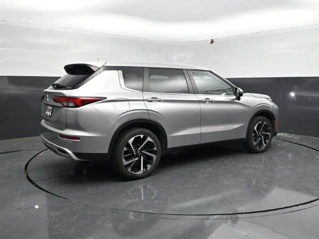 Used 2024 Mitsubishi Outlander SE AWD/4WD image 9
