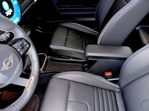 Certified 2025 MINI Cooper S image 18