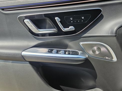 New 2026 Mercedes-Benz EQE 320 4MATIC SUV image 22