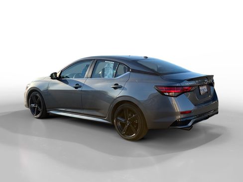Used 2024 Nissan Sentra SR image 3