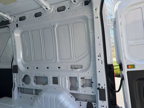 New 2026 Ford Transit 250 148 Medium Roof RWD image 19