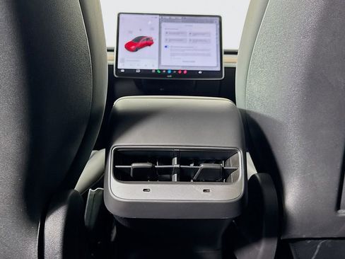 Used 2021 Tesla Model Y Performance image 31