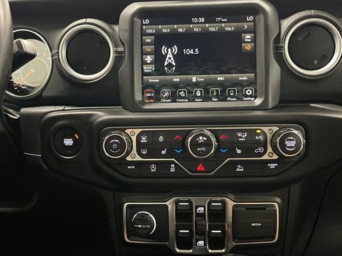 Used 2022 Jeep Gladiator Overland w/ Popular Equipment Package AWD/4WD image 12