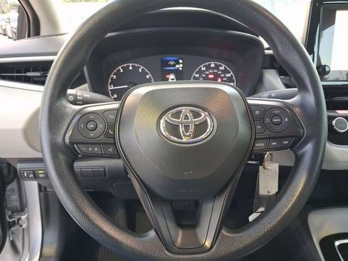 Used 2025 Toyota Corolla LE FWD image 15