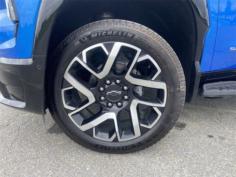 New 2025 Chevrolet Silverado EV RST image 34