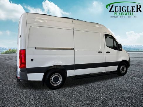 Used 2022 Mercedes-Benz Sprinter 2500 image 6