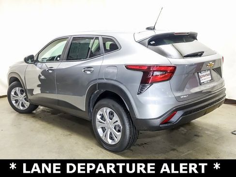 Used 2024 Chevrolet Trax LS w/ Driver Confidence Package image 5