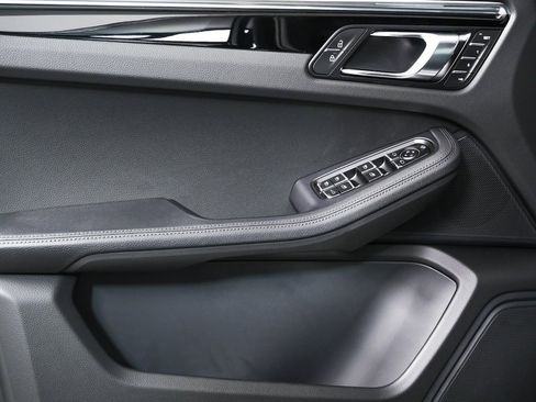 New 2026 Porsche Macan S image 6