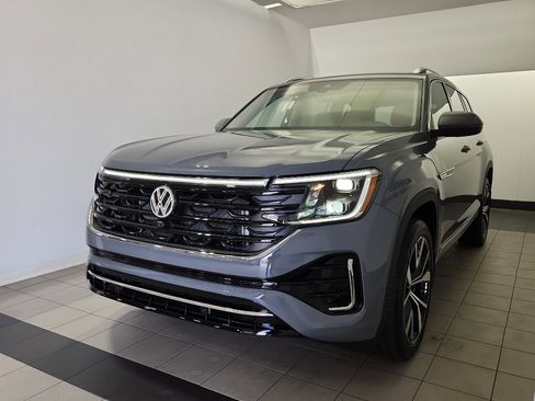 New 2026 Volkswagen Atlas SEL Premium R-Line AWD/4WD image 2