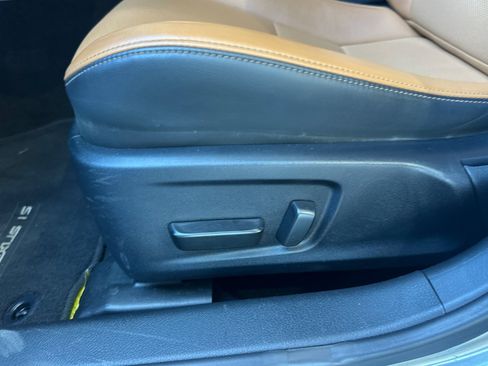 Used 2021 Lexus IS 300 RWD image 14