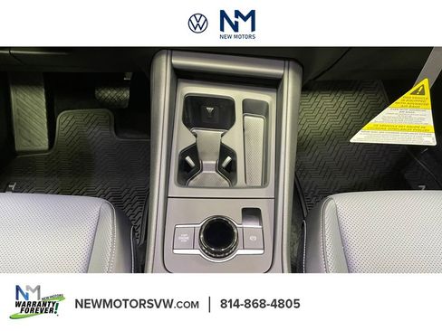 New 2026 Volkswagen Tiguan SE image 9