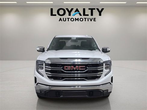 Used 2025 GMC Sierra 1500 SLT image 8