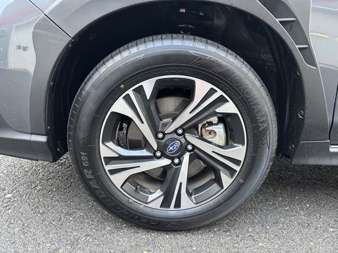 Used 2024 Subaru Crosstrek 2.0i Premium image 11