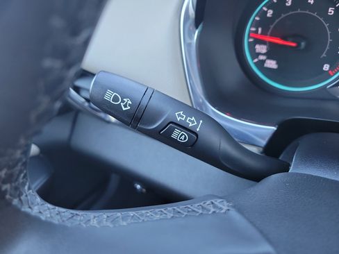 Used 2023 Chevrolet Traverse LT w/ LT Premium Package image 30