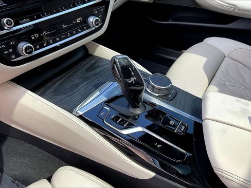 Used 2022 BMW 540i xDrive w/ M Sport Package AWD/4WD image 18