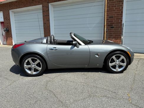 Used 2007 Pontiac Solstice Convertible w/ Premium Package image 27