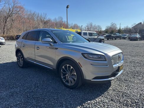 Used 2022 Lincoln Nautilus Reserve w/ Luxury Package image 7