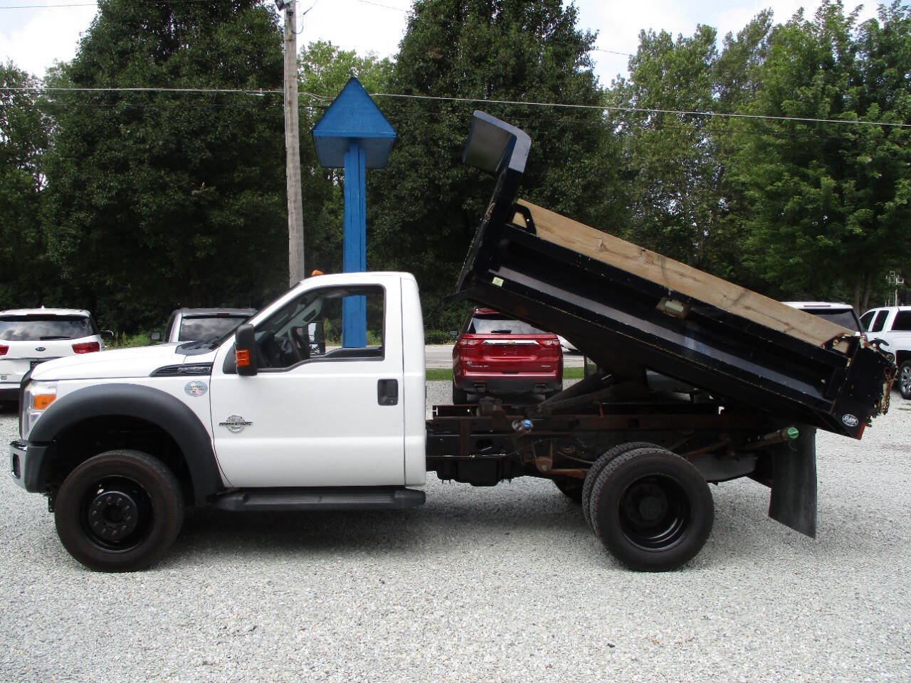 Used 2016 Ford F550 4x4 Regular Cab Super Duty w/ Power Equipment Group image 15