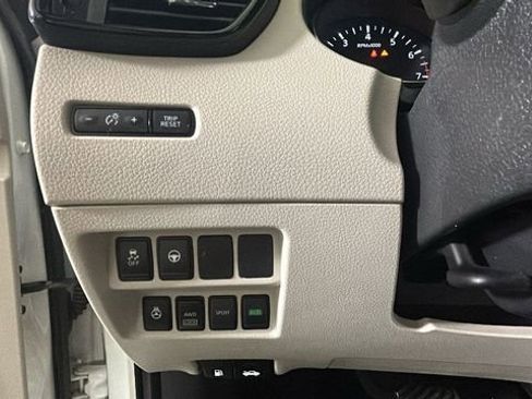 Used 2022 Nissan Rogue Sport SL AWD/4WD image 19
