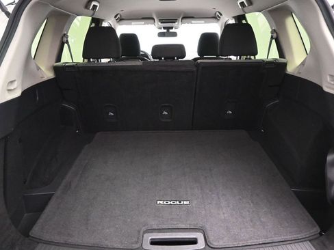 Used 2023 Nissan Rogue SV image 24