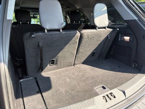 Used 2021 Ford Explorer XLT w/ Equipment Group 202A AWD/4WD image 8