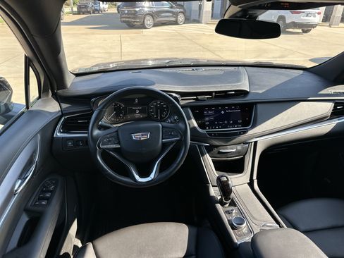 Used 2024 Cadillac XT6 Luxury w/ LPO, Floor Liner Package AWD/4WD image 25