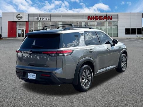Used 2022 Nissan Pathfinder SV FWD image 7