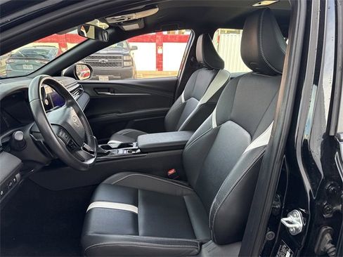 Used 2025 Toyota Camry SE image 27