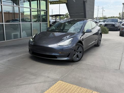 Used 2023 Tesla Model 3 Standard Range RWD image 2