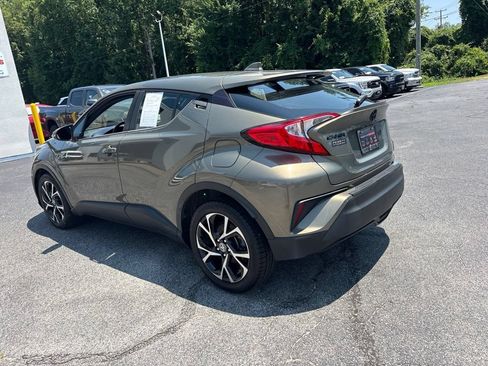 Used 2021 Toyota C-HR XLE FWD image 5