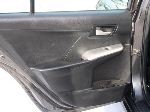 Used 2014 Toyota Camry SE image 13