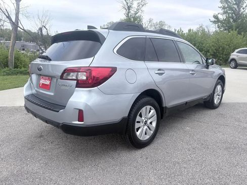 Used 2017 Subaru Outback 2.5i Premium AWD/4WD image 4
