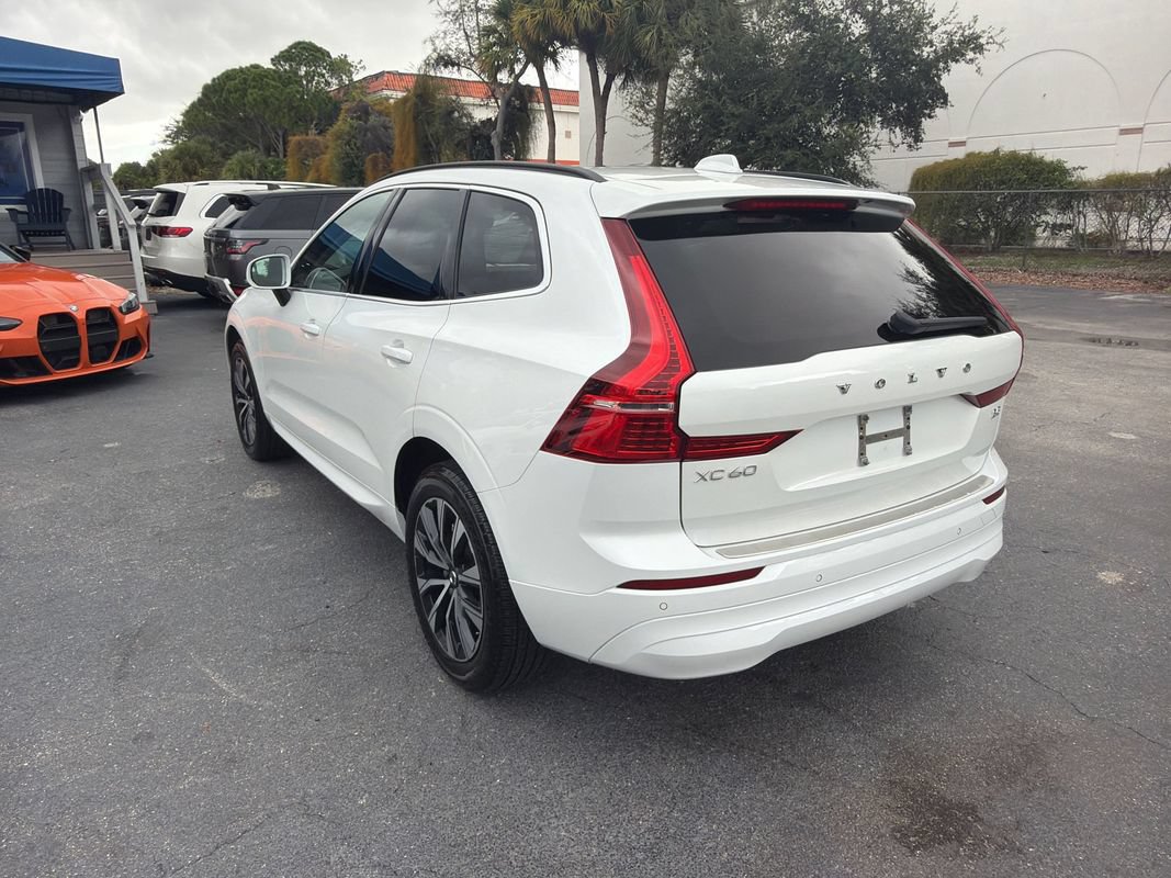 Used 2023 Volvo XC60 B5 Core w/ Climate Package FWD image 3