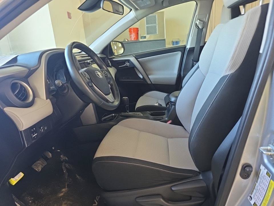 Used 2017 Toyota RAV4 XLE FWD image 5