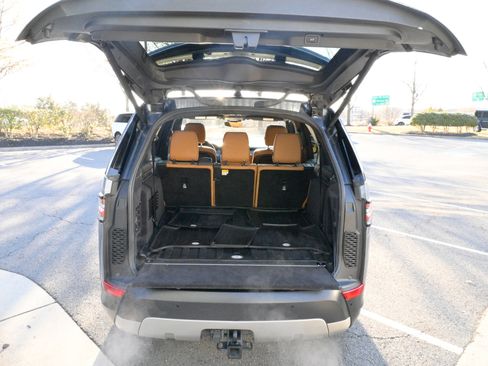 Used 2019 Land Rover Discovery HSE image 44