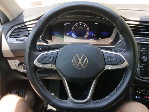 Used 2022 Volkswagen Tiguan SE AWD/4WD image 15
