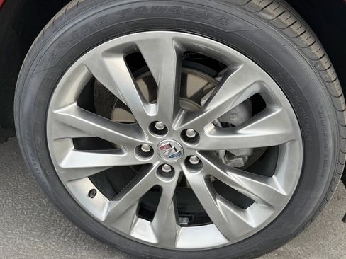 Used 2023 Buick Envision Avenir FWD image 28