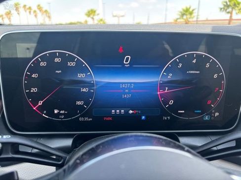 Used 2026 Mercedes-Benz GLC 300 image 11