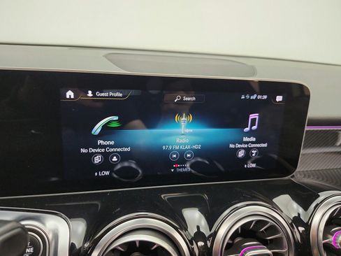 Used 2021 Mercedes-Benz GLB 250 image 10