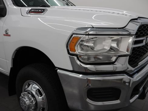 Used 2024 RAM 3500 Tradesman w/ Chrome Appearance Group AWD/4WD image 24