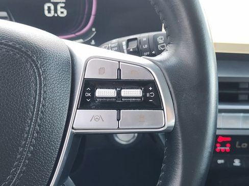 Used 2024 Kia Telluride S image 21