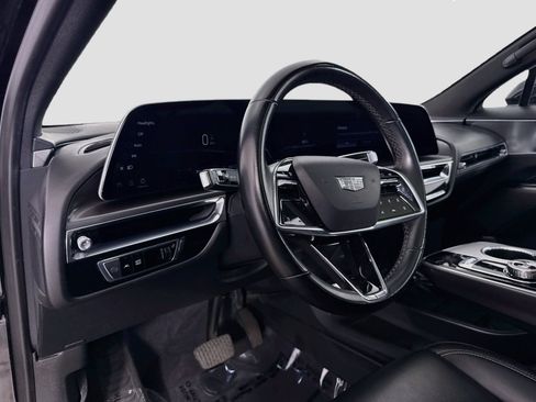 Used 2024 Cadillac Lyriq Tech RWD image 11