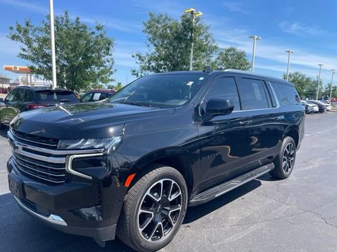 Used 2021 Chevrolet Suburban LT AWD/4WD image 4