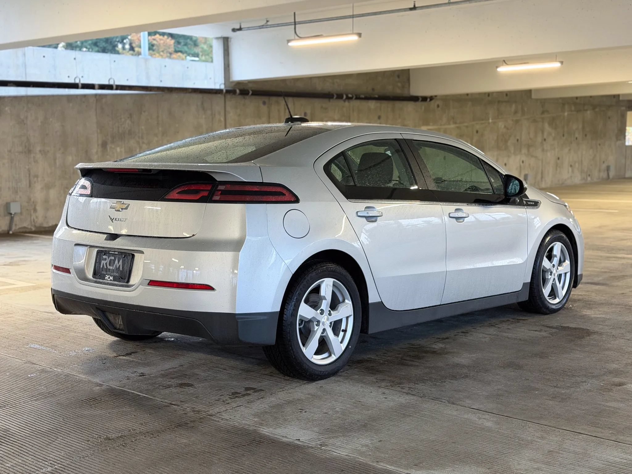 Used 2015 Chevrolet Volt FWD image 5
