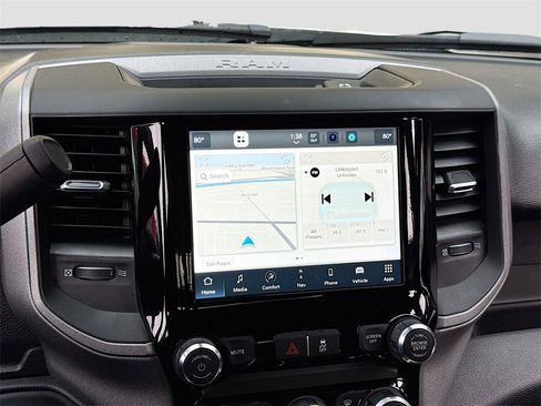 Used 2024 RAM 3500 Tradesman w/ Chrome Appearance Group image 21