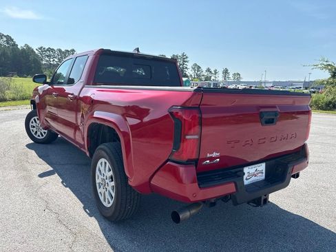 Used 2024 Toyota Tacoma SR5 w/ SR5 Upgrade Package AWD/4WD image 2