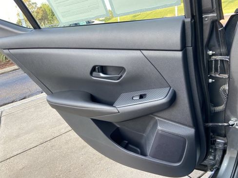 Used 2024 Nissan Sentra SV w/ All-Weather Package FWD image 6