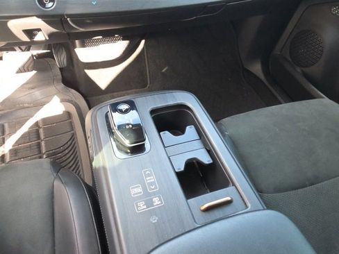 Used 2024 Nissan Ariya FWD image 19