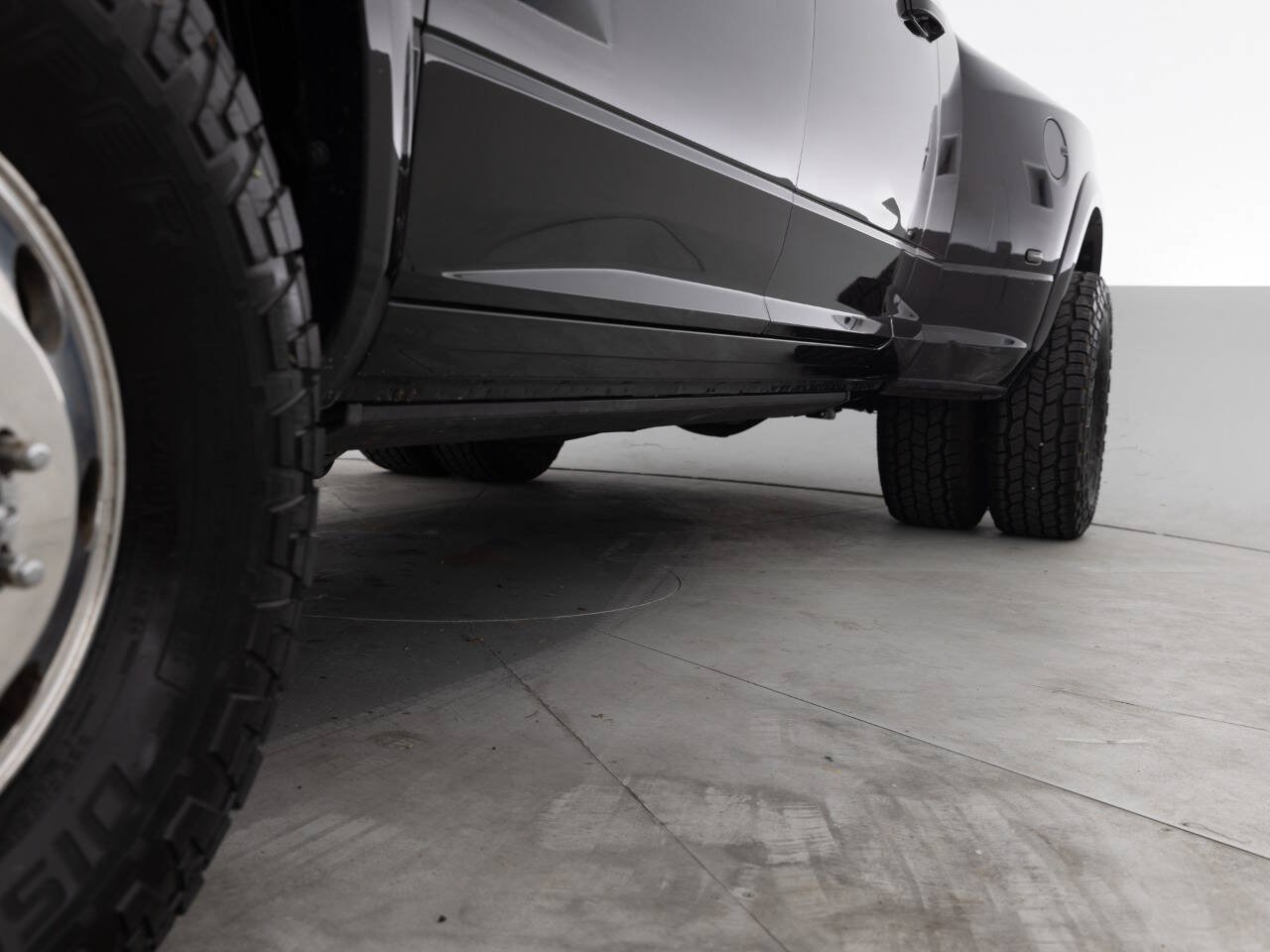 Used 2018 RAM 3500 Laramie w/ Sport Appearance Group AWD/4WD image 24