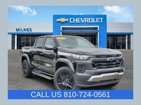 Certified 2025 Chevrolet Colorado Trail Boss AWD/4WD image 1